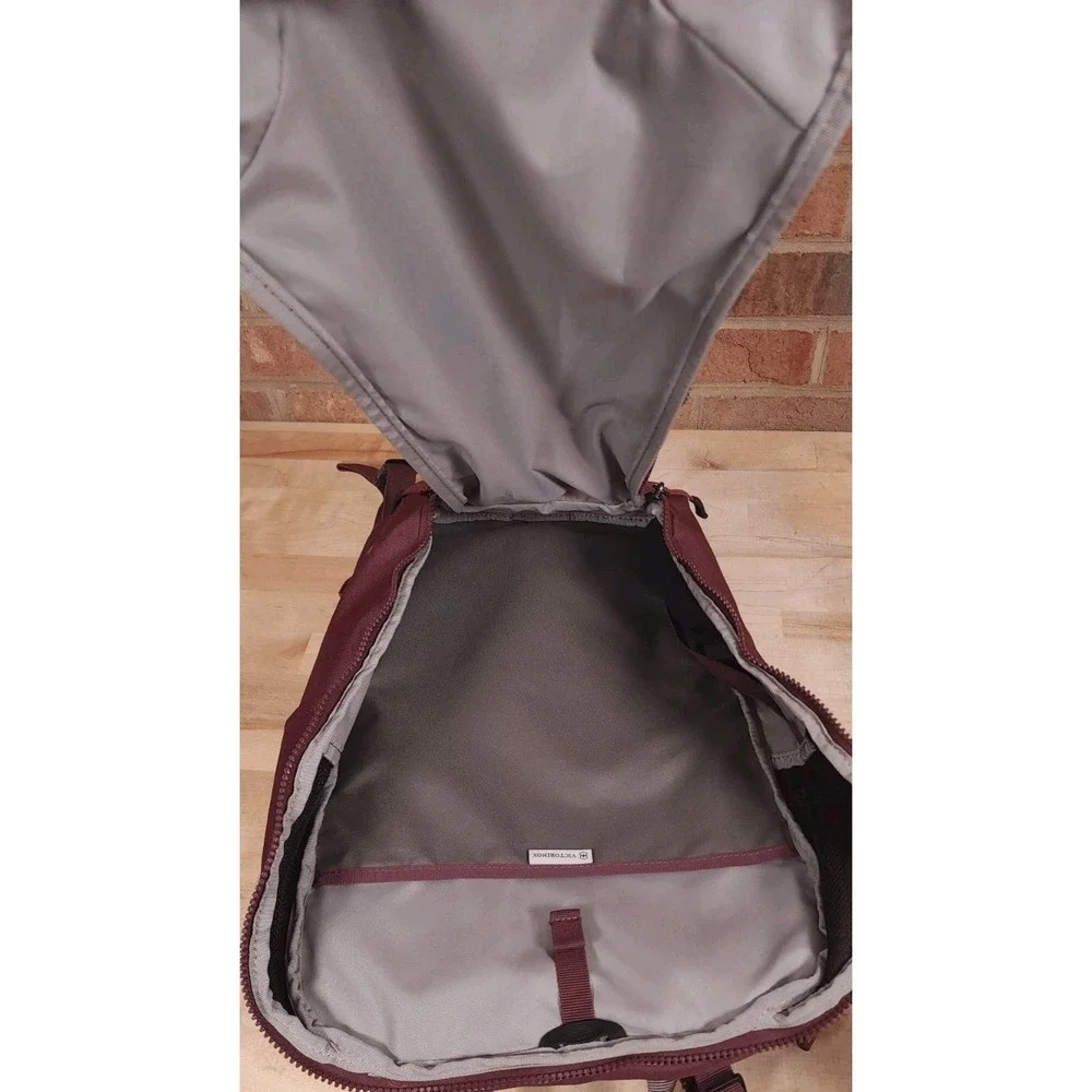 Victorinox Altmont Active Compact‎ 13